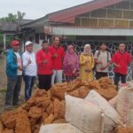 Rudi Center Bersama Ketua DPRD Bangka Bantu Bedah Rumah Warga Tak Mampu di Kace Timur