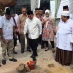 Molen Melakukan Peletakan Batu Pertama Pembangunan Madrasah Yayasan Miftahul Jannah
