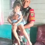 Babinsa Padang Berikan Bantuan Sembako Kepada Anak Stunting