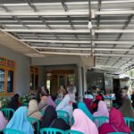 Hadiri Pengajian, Radmida Dawam Bantu Masyarakat yang Membutuhkan