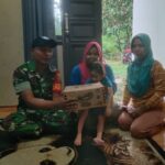 Kunjungi Anak Stunting, Babinsa Berikan Bantuan