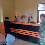 Babinsa Monitoring Penyaluran Dana BLT ke Warga dan pengambilan Gaji Pensiun 