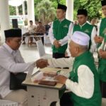 Molen Serahkan Zakat ke BAZNAS Pangkalpinang