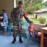 Babinsa Koramil 414-04/Membalong Dampingi Kegiatan Posyandu Buyung Sayang Bantan