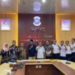 Molen Serahkan Dana Hibah Untuk Masjid 