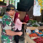 Babinsa Koramil 414-04/Membalong Monitoring Harga Sembako dan Ketersediaan Bahan Pokok