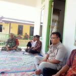 Babinsa Komsos dengan Tokoh Masyarakat di Wilayah Binaan