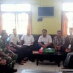 Babinsa Membalong Komsos Bersama BPD dan Perangkat Desa Pulau Seliu