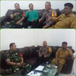 Babinsa Dendang Komsos dengan Kades dan Ketua BPD Balok