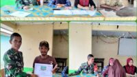 Babinsa Monitoring Penyaluran BLT-DD Juni 2023 di Balai Desa Jangkar Asam