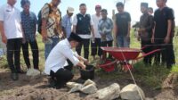 Dukung Pembangunan Tempat Ibadah, Algafry Letakan Batu Pertama Masjid Nurul Hidayyah