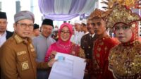 Bupati Algafry Jadi Saksi Nikah Massal