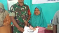 Babinsa Bantan Dampingi Pembagian BLT-DD 2023