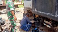 Eratkan Silaturahmi, Babinsa Koramil 04/Membalong Komsos di Bengkel Mobil