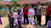 Koramil 0414-05/Kelapa Kampit Dampingi Pembagian Bingkisan Bakti Sosial