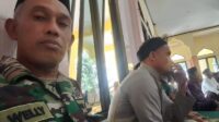 Pastikan Ibadah Lancar, Babinsa Air Seruk Amankan Sholat Jumat