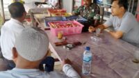 Jalin Keakraban dengan Warga, Babinsa Komsos di Wilayah Desa Binaan