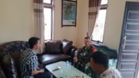 Babinsa Koramil 03/Gantung Laksanakan Komsos dengan BPD Batu Itam