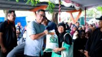 Mie Go Serahkan Bantuan Beras Cadangan Pangan Pemerintah Pusat Tahap Pertama