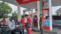 Monitoring SPBU di Desa Selingsing, Babinsa Pastikan Stok Aman