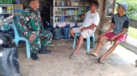 Pererat Silaturahmi, Babinsa Senyubuk Laksanakan Komsos dengan Warga Binaan