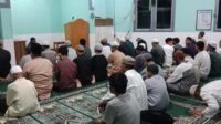 Prajurit Kodim 0414/Belitung Sholat Tarawih Bersama Warga di Masjid Sabilil Muttaqin