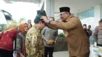 Pj Gubernur Safrizal Sambut Kedatangan Menteri Desa Pembangunan Daerah Tertinggal dan Transmigrasi RI