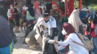GPL Bersama Bupati Bateng Turun ke Jalan Bersihkan Sampah di Sepanjang Jalan Raya Koba