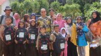 Algafry Berikan Perlengkapan Sekolah Kepada Siswa SD dan SMP di Simpang Katis