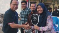 Tingkatkan Layanan Kesehatan, Bupati Bangka Tengah Serahkan Bantuan Ambulans dan Motor Pusling