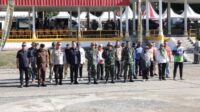 Dukung Program Kebersihan, Pj Wali Kota Pangkalpinang Pimpin Karya Bhakti dalam HUT TNI