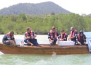 PT Timah Lepaskan Ribuan Bibit Kepiting untuk Lestarikan Populasi di Perairan Kundur dan Karimun