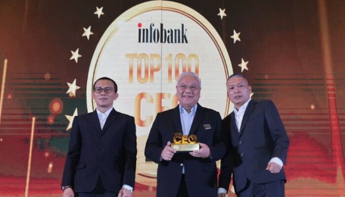 Dirut Bank Sumsel Babel Raih Penghargaan Top 100 CEO 2024