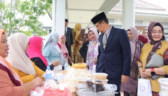Pj Gubernur Sugito Pimpin Acara Meriah Hari Ibu 2024, Dukung Kesetaraan dan UMKM Lokal