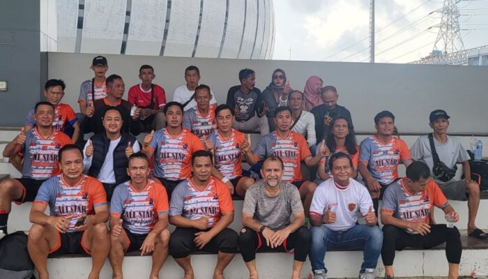 Duo Legenda Sepak Bola Dio dan Rocky Apresiasi Semangat Para Veteran di JIS