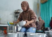 Berkat Bantuan PT Timah, Kelompok UMKM Mandiri Tingkatkan Alat Produksi Usaha