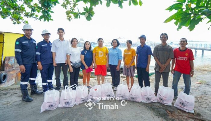 Banjir Satu Meter Lebih Lumpuhkan Aktivitas Warga Lumut, PT Timah Hadir Salurkan Bantuan