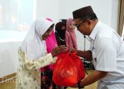 PT Timah Tebar Kebaikan, Bagikan Ratusan Sembako dan Takjil di Kabupaten Bangka