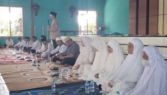 Bupati Bangka Tengah Doakan Calon Haji Desa Nibung: Semoga Mabrur dan Sehat