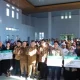 Gubernur dan Pj Bupati Bangka Serahkan Kartu BPJS PBI ke Warga