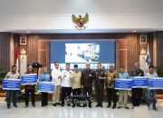 Wujudkan Kesejahteraan dan Kemandirian Desa, PT Timah Serahkan Bantuan untuk 18 BUMDes di Babel