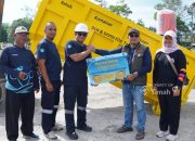 PT Timah Dukung Perbaikan Kontainer Sampah di Bangka