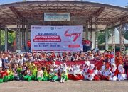 Sambut HUT ke-49, PT Timah Bersihkan Pantai Nyiur Melambai