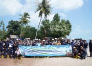 PT Timah dan Karang Taruna Desa Rajik Tanam Ribuan Mangrove di Pantai Batu Bedaun