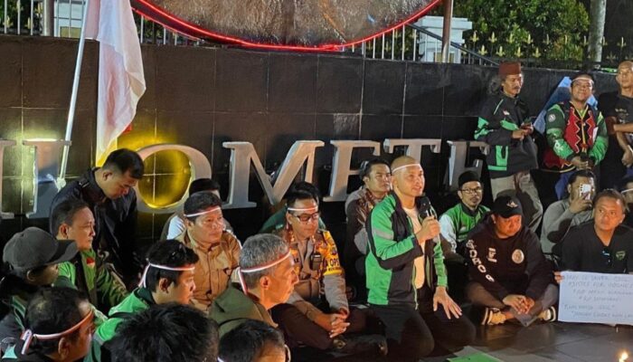 Kapolda Babel Ikut Aksi Damai Bersama Driver Ojol, Sampaikan Permohonan Maaf dan Doakan Almarhum Affan