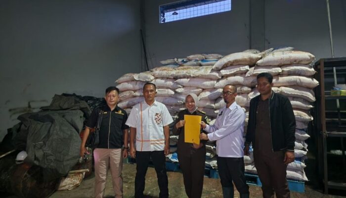 Polda Babel Tuntaskan Kasus Penyelundupan Pupuk Subsidi 24 Ton, Dua Tersangka Diserahkan ke Kejari