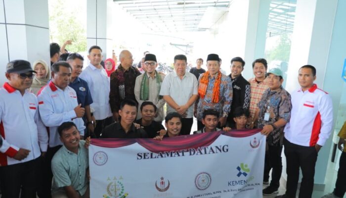 Gubernur Babel Sambut Menteri Koperasi dan Jamintel di Bandara Depati Amir