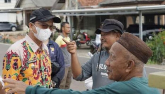 Pemkab Bateng dan BPJN Babel Bersihkan Drainase di Desa Belilik Atasi Genangan Air