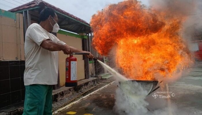 PT TIMAH Tbk Gelar Pelatihan Tanggap Bencana di Desa Air Putih