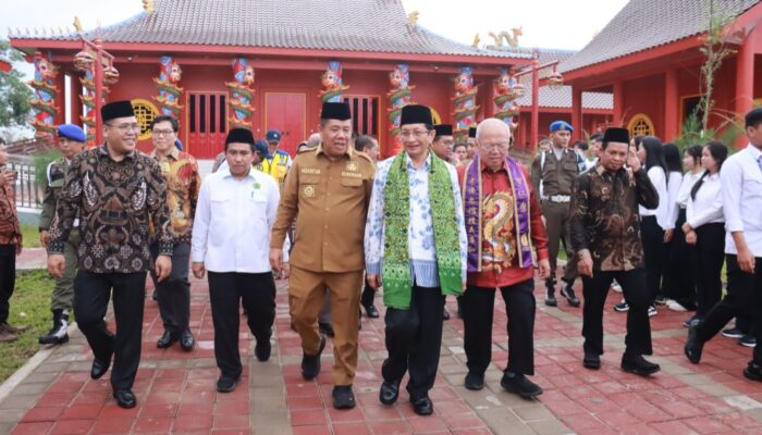 Bersama Menteri Agama RI, Gubernur Hidayat Resmikan STiAKIN Pertama di Indonesia